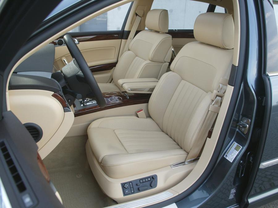  Volkswagen Phaeton W12 2002 года  (US) (фото 5 из 10)
